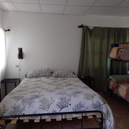 Hostal Los Faroles Chicoana Bagian luar foto