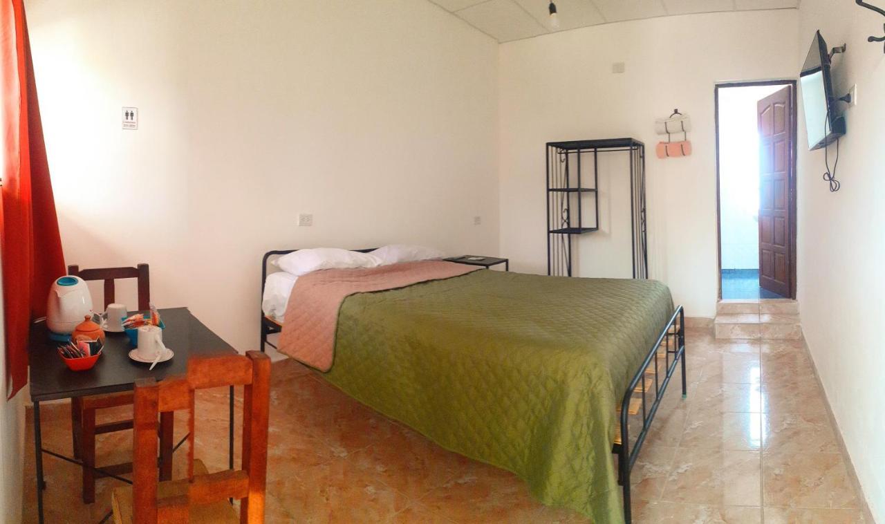 Hostal Los Faroles Chicoana Bagian luar foto